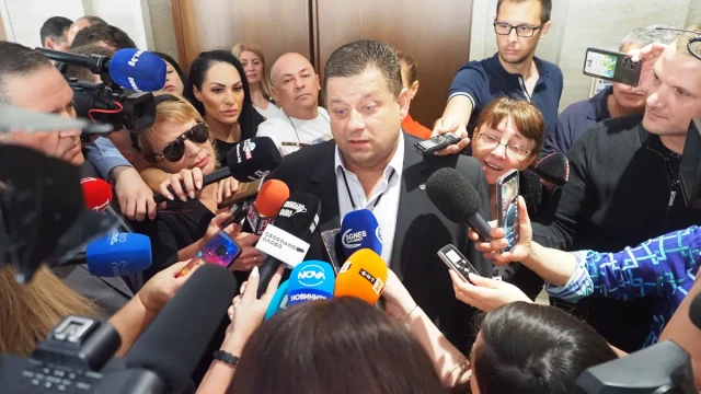 Nikolay Markov from the Velichie party left the plenary hall without taking the oath as a member of the Bulgarian parliament 19 06 2024